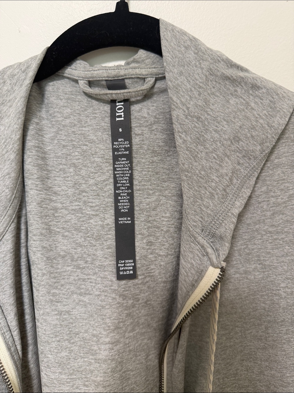 Vuori Halo Performance Hoodie - Picture 6 of 10